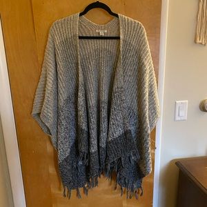 American Eagle Sweater Poncho Gray Knit
